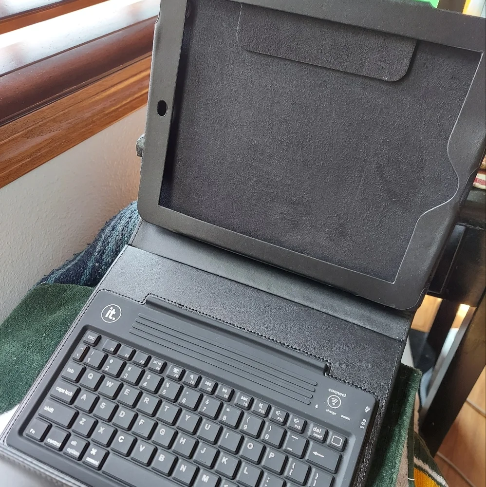 Bluetooth Tablet Keyboard Case